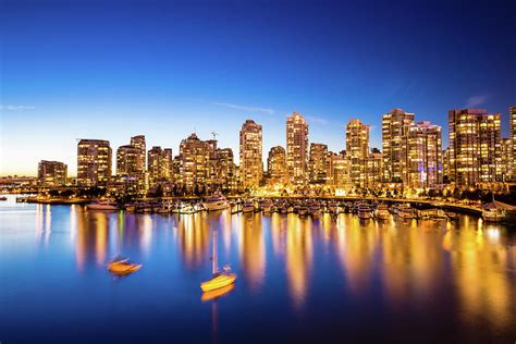 Vancouver Downtown At Night by Wan Ru Chen