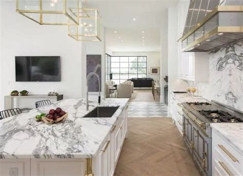 A Mansion Kitchen: A Gathering Place with Style (2022)