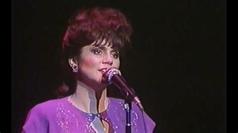 Desperado by Linda Ronstadt live in Japan 1984 - YouTube