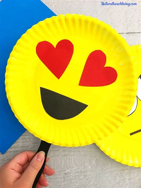 Super Cute Emoji Paper Plate Craft - Emotions Theme Party Prop - Natural Beach Living | Placa ...