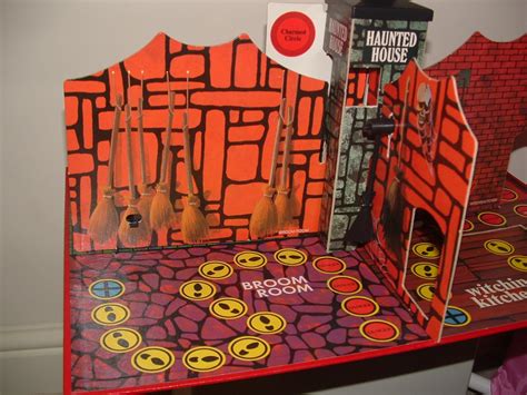 THE COBWEBBED ROOM: DENYS FISHER HAUNTED HOUSE board game 1970's