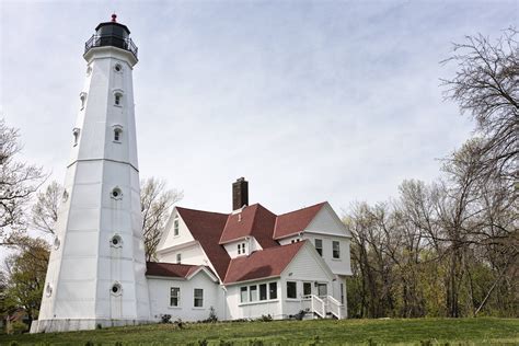 Milwaukee Marriott West North Point Lighthouse #Enjoy, #Rooms, #travel, | Ferry building san ...