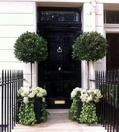 30+ Front Door Planters Ideas – DECOOMO