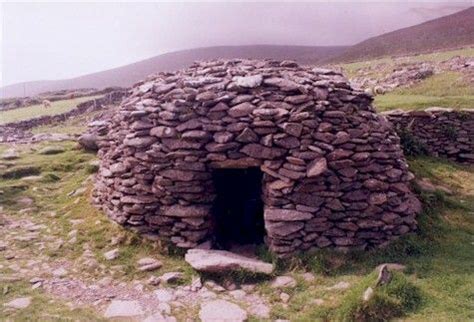 Beehive Hut, Ireland | Round house, Concrete building, Brick