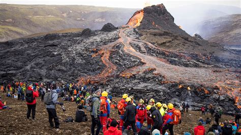 Iceland volcano erupts on Reykjanes peninsula