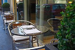 Category:Metal armchairs - Wikimedia Commons