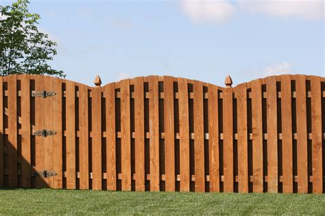 6' Shadow Box Scalloped Wood Privacy Fence | Shadow box fence, Wood privacy fence, Fence gate design