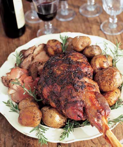 See what Ina Garten, the Barefoot Contessa, serves at Christmas! (With images) | Lamb recipes ...