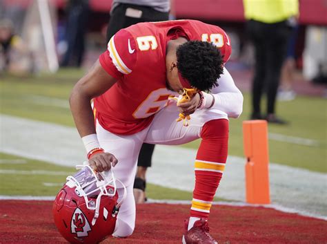 Bryan Cook leaves Chiefs vs. Colts with injury