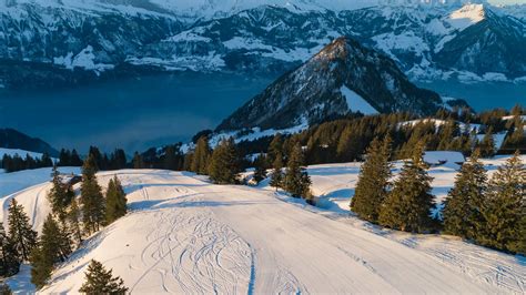 The perfect ski or snowboarding day | Rigi