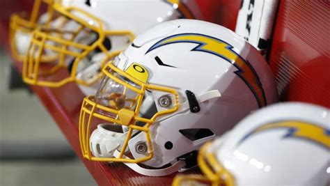 Los Angeles Chargers Debut New Uniforms [LOOK] | Heavy.com