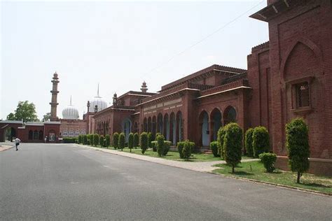 Aligarh Travel Guide, Places to see, Attractions - Trodly