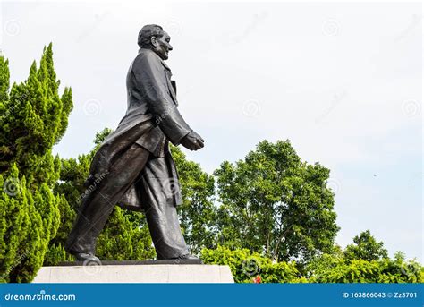 Statue of Mr Deng Xiaoping in Lianhuashan Park of Shenzhen, the Leader ...