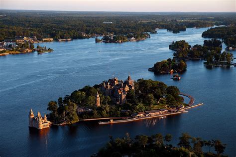 In the Thousand Islands, Castles, Cliffs and Contemplation - The New York Times