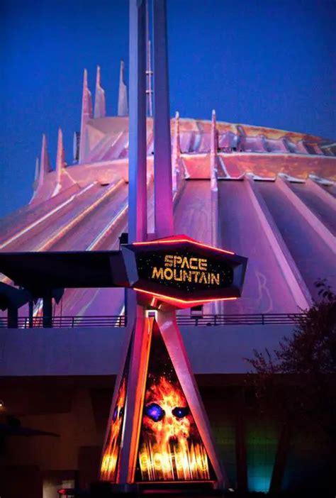 Attraction Insider: Space Mountain Ghost Galaxy at Disneyland Resort ...