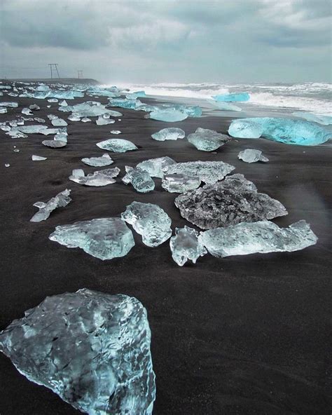 Diamond Beach in Iceland was like another planet! [1184x1776] [OC] https://ift.tt/2HiCKL3 ...