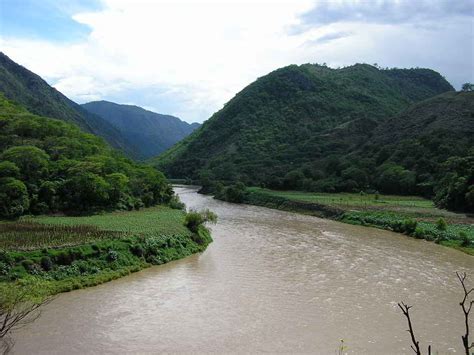 Riesgos de desastre y zonificación en las cuencas de río Naranjo y ...