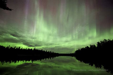 aurora borealis northern lights in the upper peninsula of michigan ...