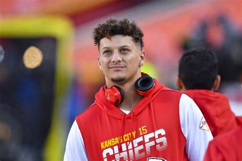 NFL News and Notes: Mahomes Returns; Others Done For Year - Gambling USA