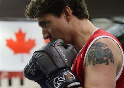 Justin Trudeau goes boxing in NYC ahead of signing Paris climate deal ...