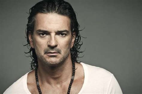 Cantantes de todos los Tiempos: Ricardo Arjona - Biografía