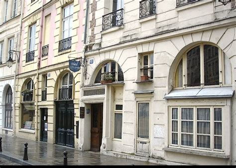 8 Cheap Hotels In Paris With Great Locations (PHOTOS) | HuffPost