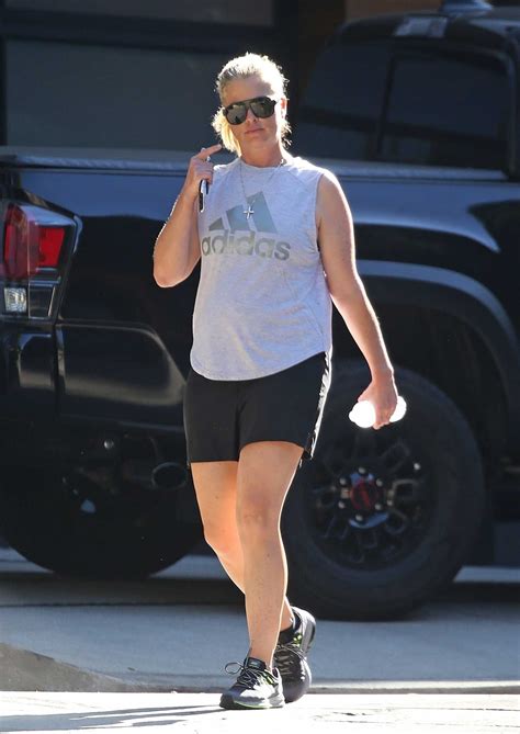 Kate Major in a Black Shorts Enjoys a Hike in the Hollywood Hills – Celeb Donut