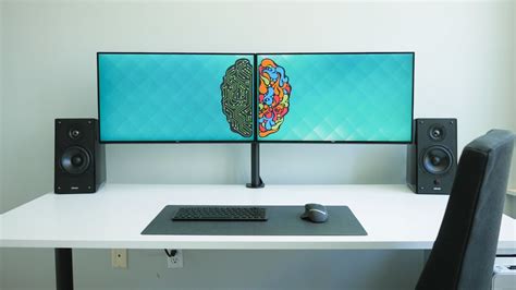 Monitors For Small Desks at Jarred Pritchard blog