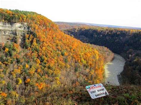 Fall Colors at Letchworth State Park, New York : r/Outdoors