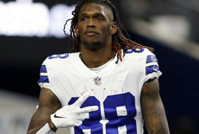 Cowboys Star CeeDee Lamb Gets Massive Back Tattoo Featuring Kobe Bryant ...