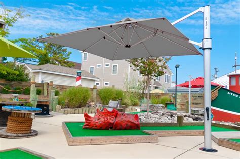 Eclipse Cantilever Square Umbrella | Commercial Patio Umbrellas | Babmar.com