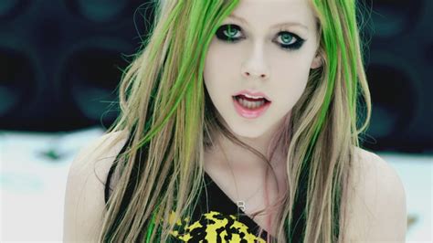 SMILE MV - Avril Lavigne Image (22206273) - Fanpop