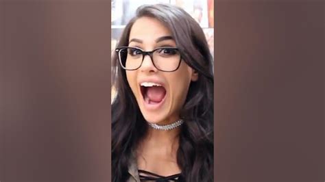 SSSniperwolf Thinks He’s Down Bad #tiktok #sssniperwolf - YouTube