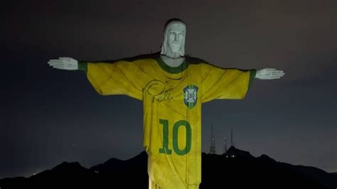 Christ the Redeemer dons Pele's jersey as Brazil pays tribute one year ...