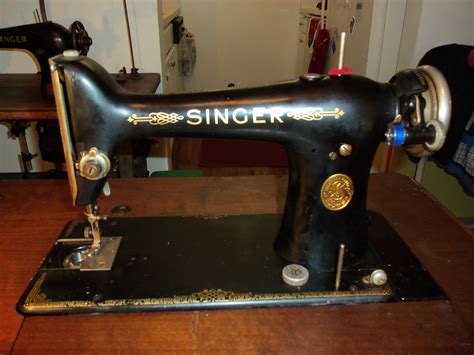 1927 Vintage Singer model 101-3, serial number AB571358 w/ #20 cabinet. | Vintage sewing ...