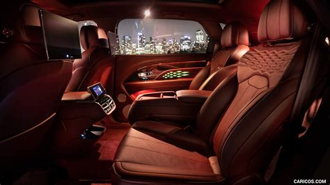 Bentley Bentayga Extended Wheelbase | 2023MY Urban (Color: Dove Grey ...