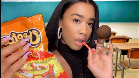 ASMR Hot Cheeto Girl Does Your Make-up In Class 💁🏽‍♀️💄 ASMR Make-up Role-play - YouTube