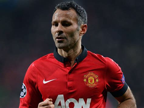 Download Ryan Giggs Football Wallpaper | Wallpapers.com