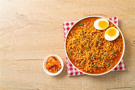 Korean instant noodles with egg 3187268 Stock Photo at Vecteezy