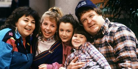 Have a look at the first photos of the original cast returning for the Roseanne reboot