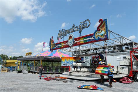 Time lapse: Setting up the rides at the Howard County Fair