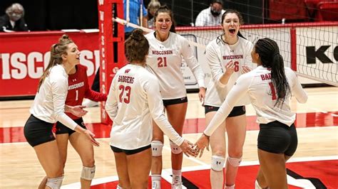 Wisconsin enters the 2020-21 DI women's volleyball tournament with something to prove | NCAA.com