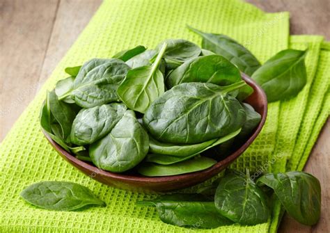 Fresh spinach leaves Stock Photo by ©baibaz 41741493