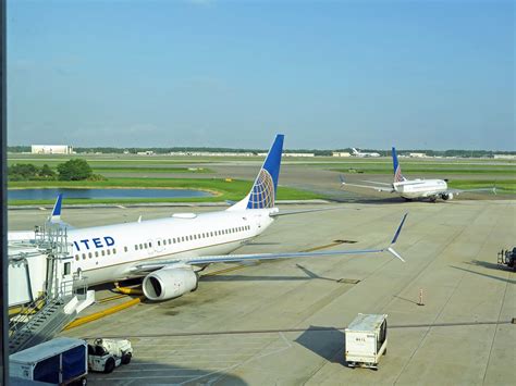 United Club Lounge, MCO | The view of the Orlando Internatio… | Flickr