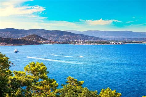 « Canua Island » : un projet d’« île flottante » contesté au large de Cannes