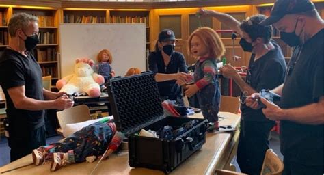 Chucky Season 2 Behind the Scenes Picture (NEW) : r/Chucky