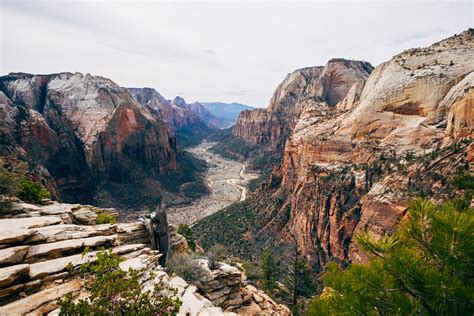 Terrified of heights, but this was better than expected. Angel's Landing, Zion NP [3162x4743 ...