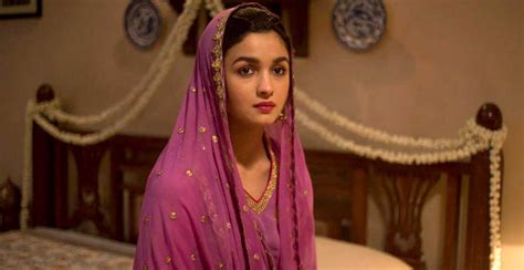 Alia Bhatt in Raazi - Filmy Sasi