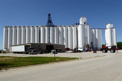 Towns and Nature: Andale, KS: Kanza/Andale Co-op Grain Elevator