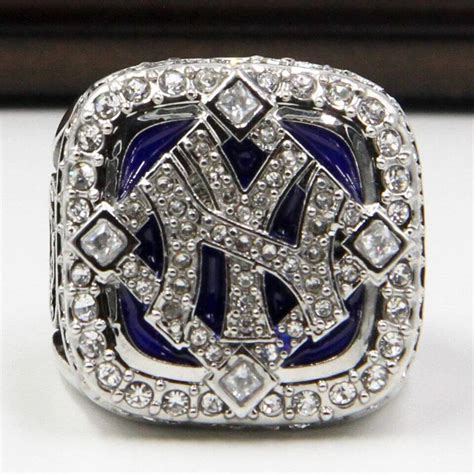 MLB 2009 New York Yankees World Series Championship Replica Ring